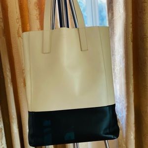 Everlane the day magazine tote